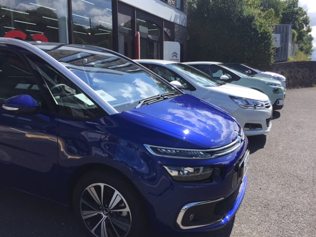 大阪モーターショー最終日です