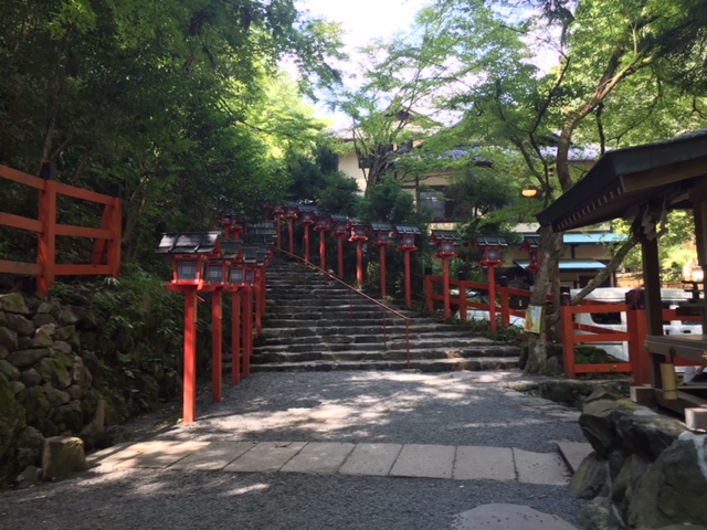 涼しいはずなんですが