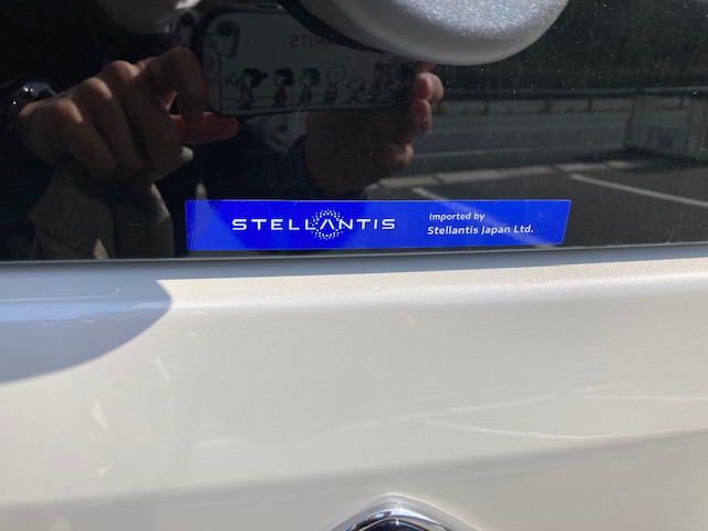 ステランティスのステッカー