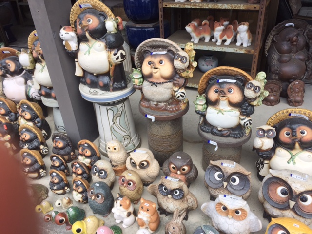 信楽駅前陶器市